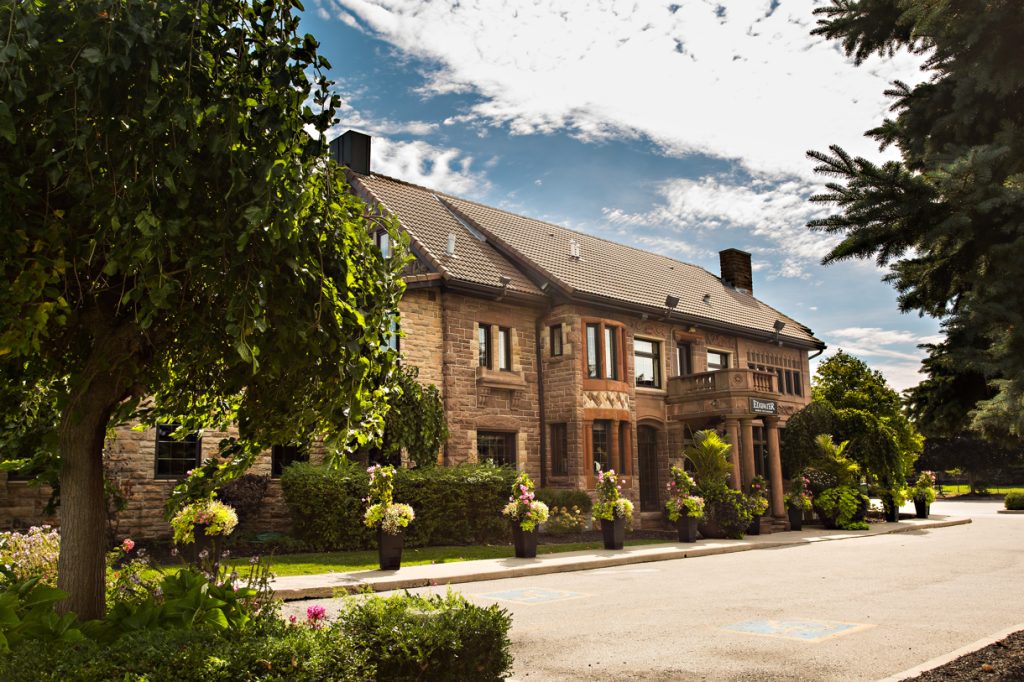 Edgewater Manor